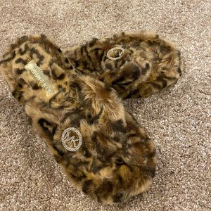 Michael Kors Leopard Slipper Sandal size 8, never worn